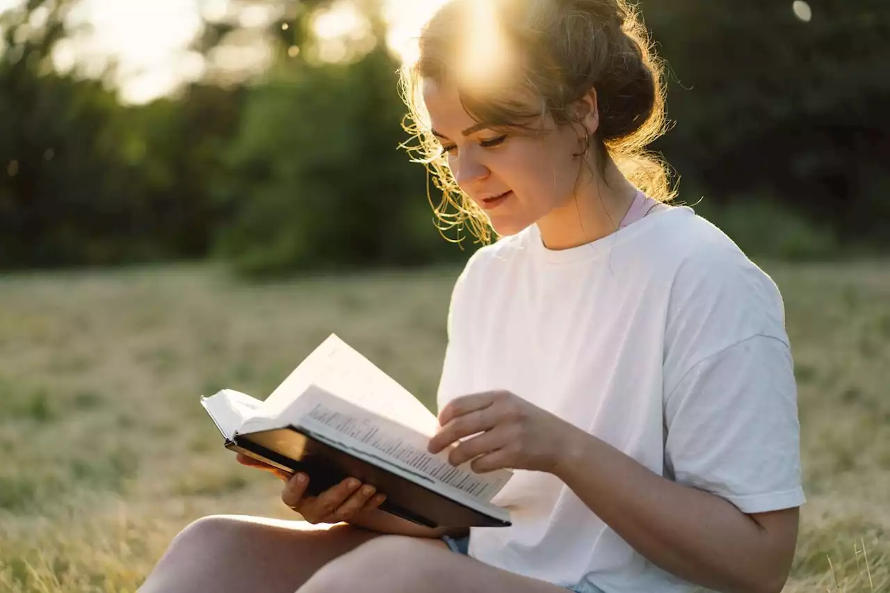 Été 2023 : 6 idées de vacances spirituelles pour lire la Bible