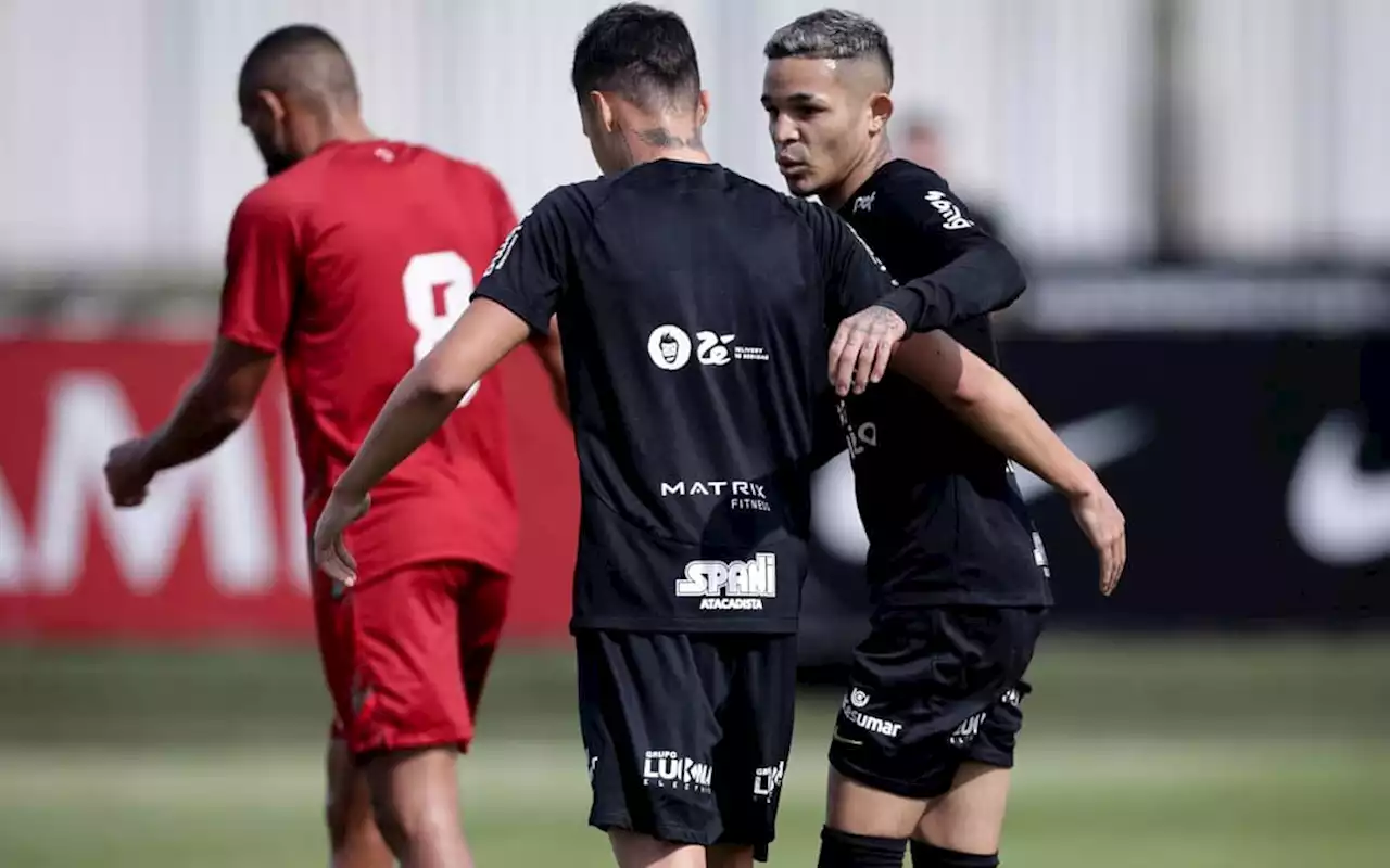 Com gol de bicicleta e testes de Luxemburgo, Corinthians vence a Portuguesa em jogo-treino