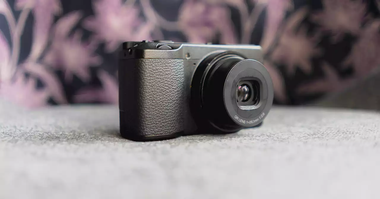 Le test de l'appareil photo Ricoh GR IIIx a rejoint notre comparatif