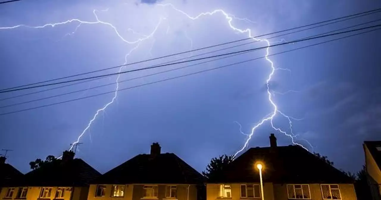 Weather warning updated as experts narrow when storms will batter county