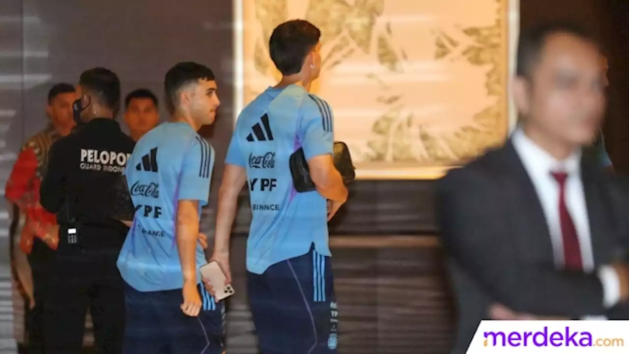 Foto : Tinggalkan Hotel, Pemain Timnas Argentina Latihan Perdana di GBK | merdeka.com