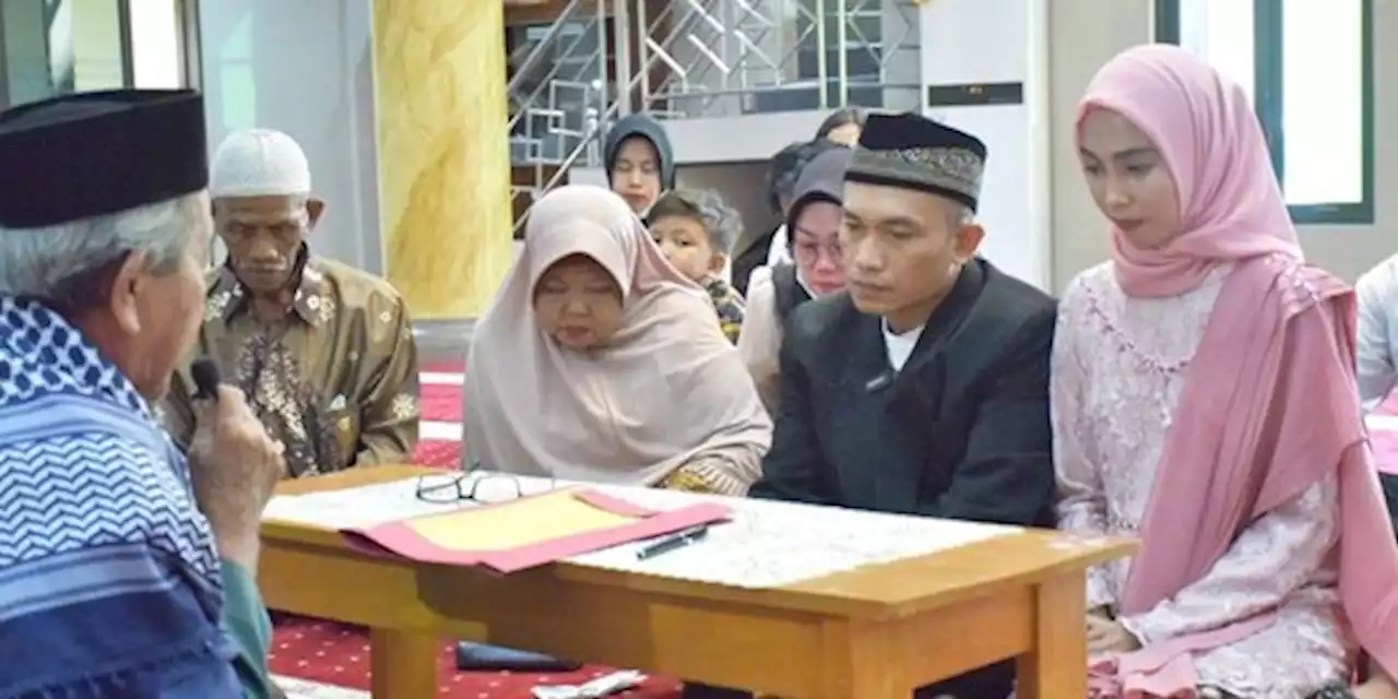 Potret Haru Tersangka Narkoba Nikah di Rutan, Usai Akad Diantar Istri ke Tahanan | merdeka.com