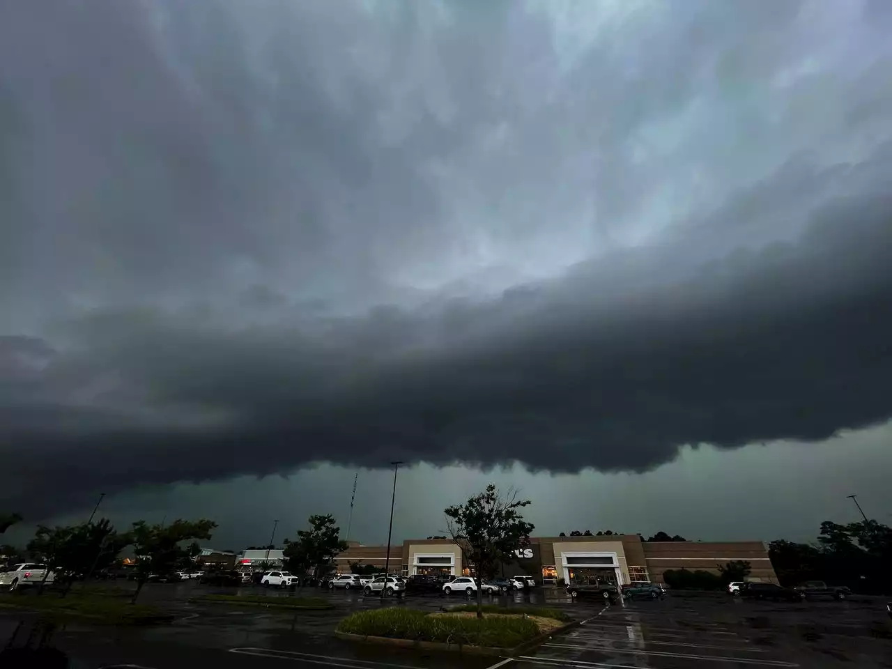 Small tornado landed in N.J. town during intense thunderstorms, weather service confirms