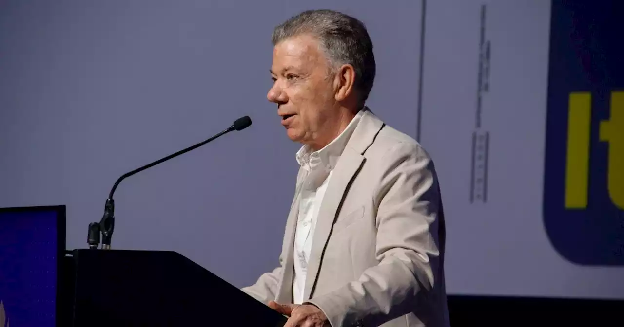 Juan Manuel Santos dice que el gobierno de Gustavo Petro 'parece que no tiene claro” para dónde va