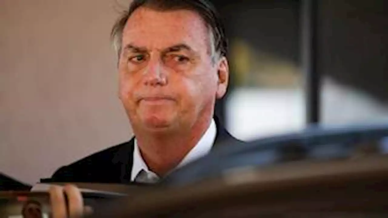 'Simples caixa de correspondência', diz defesa de Bolsonaro sobre celular de Mauro Cid