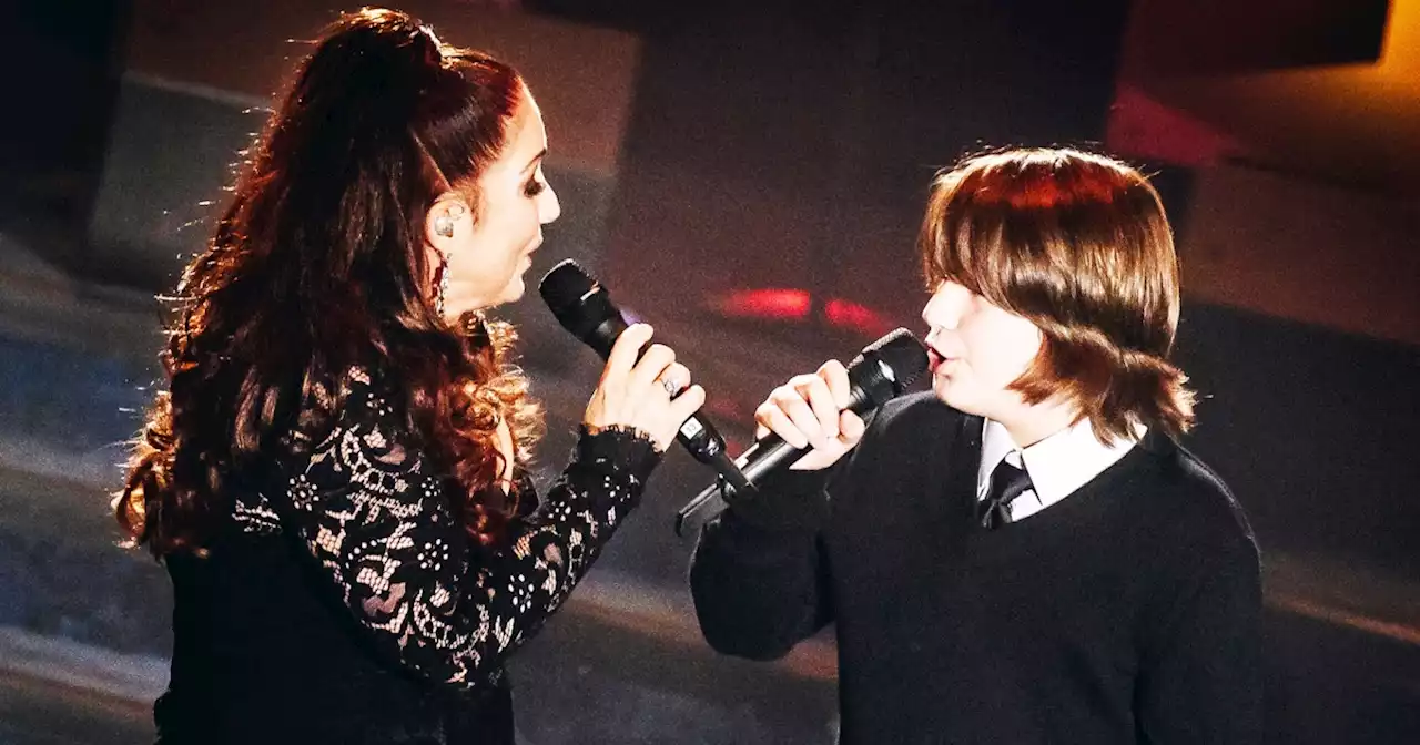 Gloria Estefan performs with 11-year-old grandson at ceremony in her honor