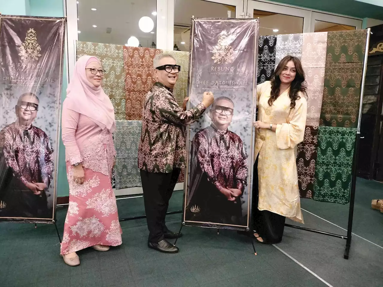 Cef Datuk Ismail, Indah Atelier pamer koleksi batik motif rebung