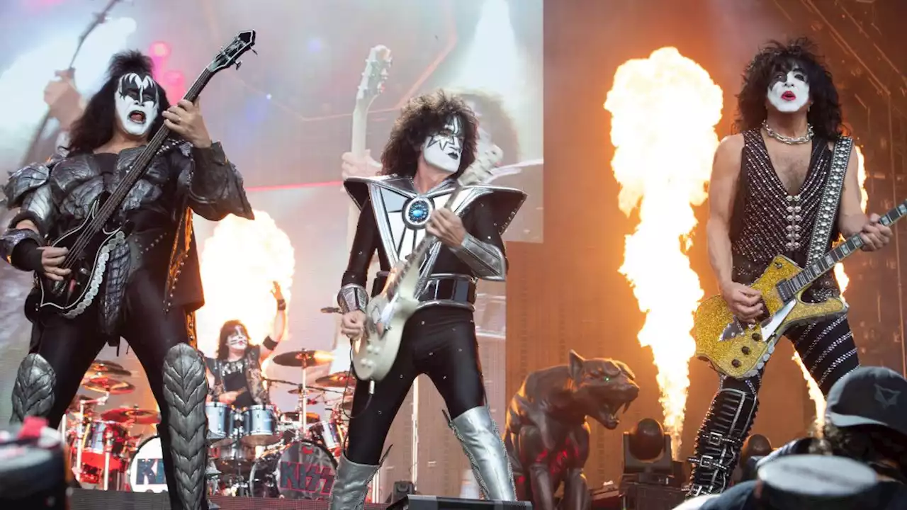 Kiss verabschieden sich in München mit musikalischen Raketen