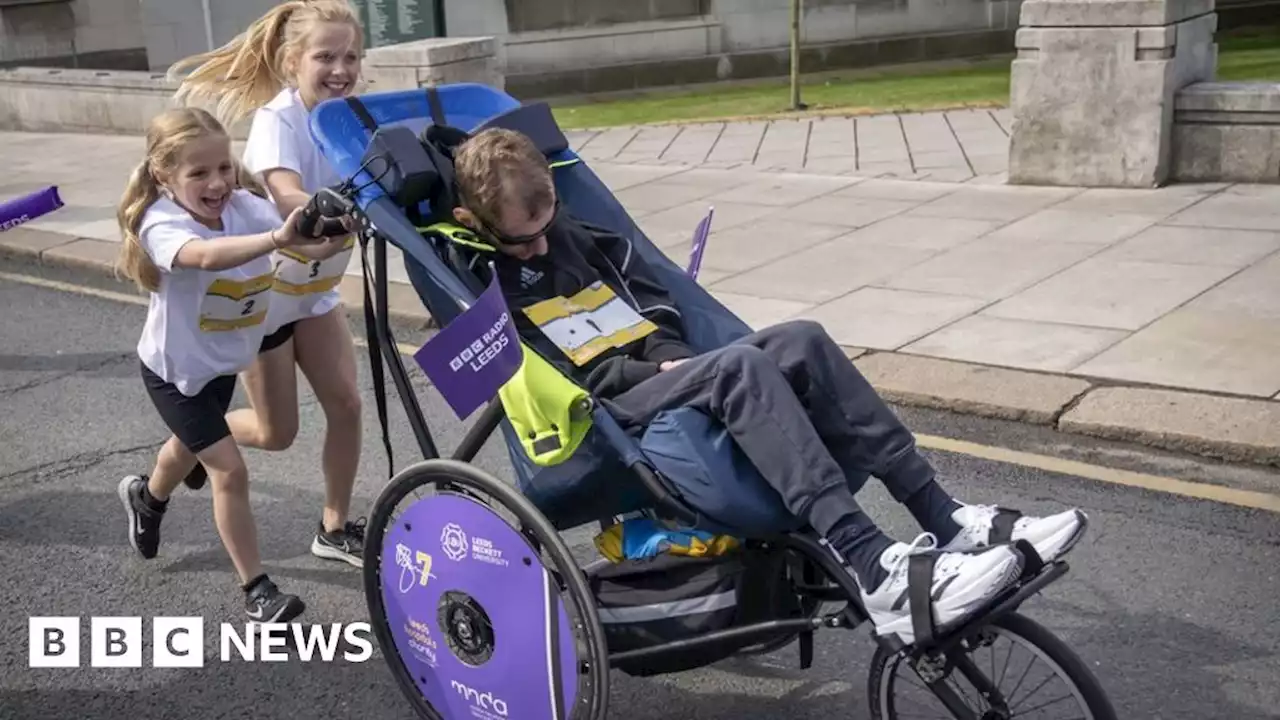 Rob Burrow's children join him at Father's Day run