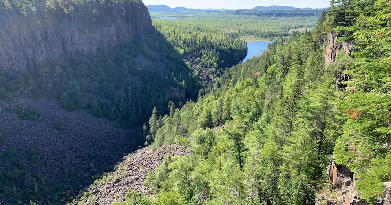 This breathtaking 100-foot canyon is an unreal nature escape in Ontario