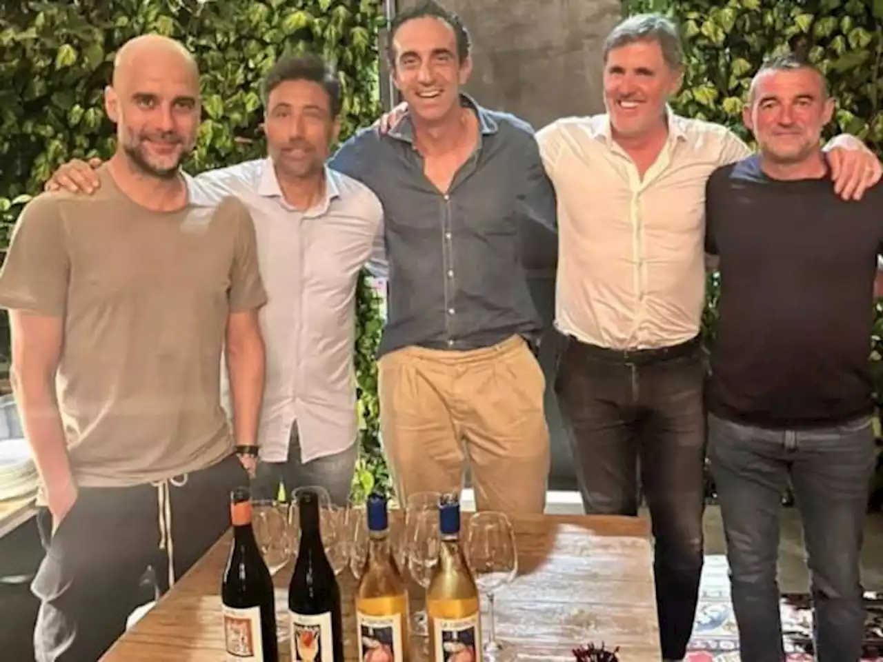 Guardiola, serata amarcord: festeggia il triplete con gli ex compagni del Brescia