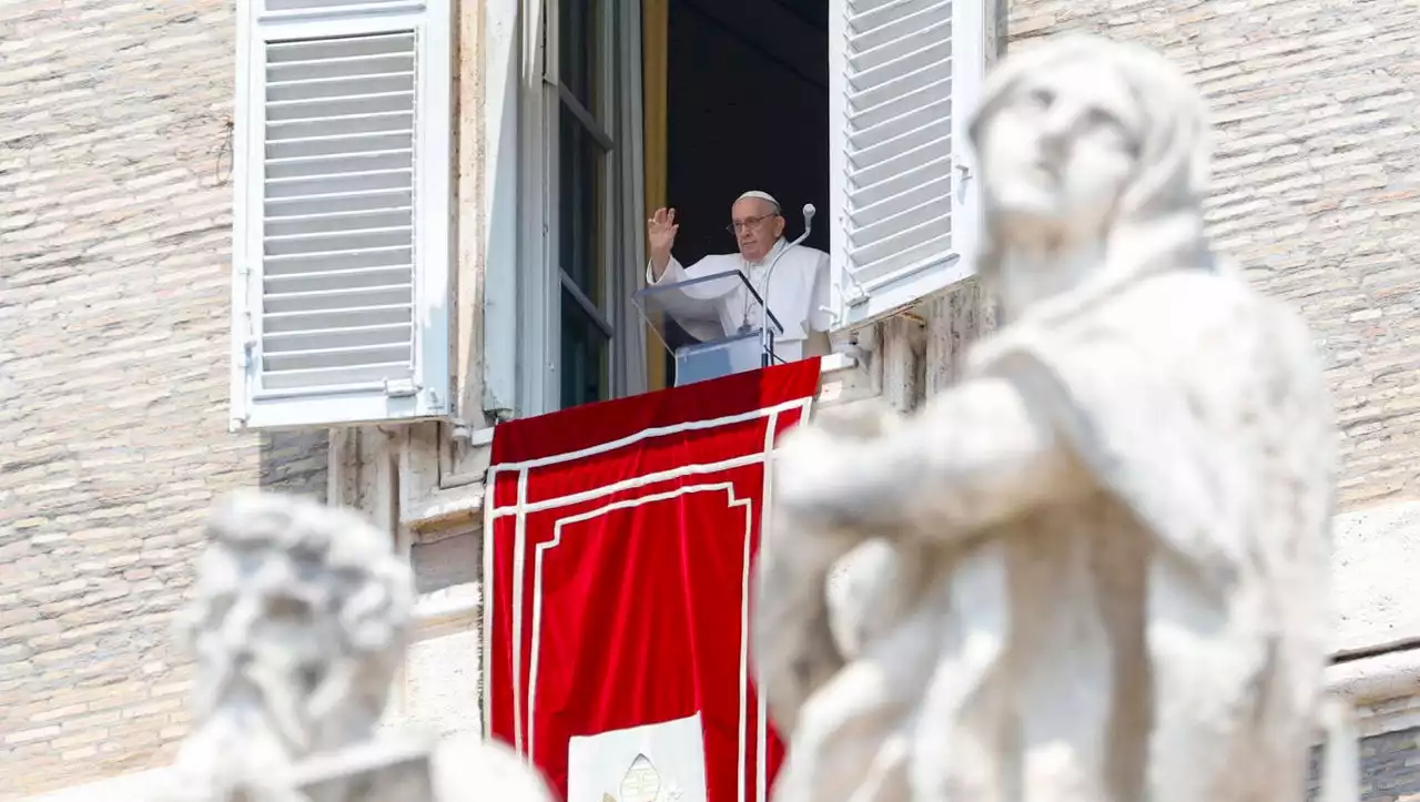 Erster Auftritt nach Operation: Papst gedenkt der Opfer des Bootsunglücks in Griechenland