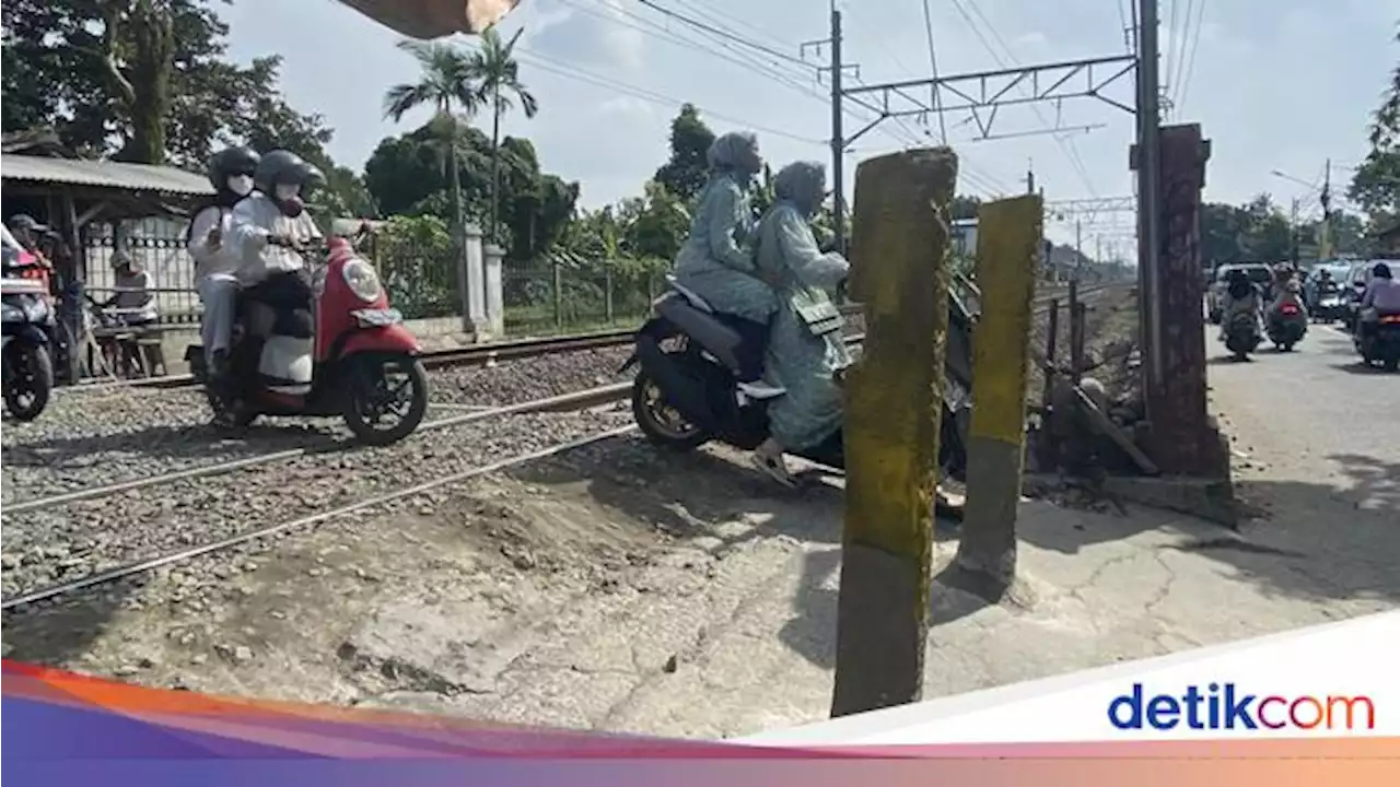 Ditutup KAI, Perlintasan Citayam TKP Angkot Tertabrak KRL Masih Dilalui Motor