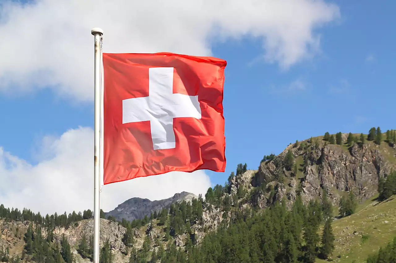 Suiza establece por referéndum una tasa impositiva de 15% a las grandes multinacionales