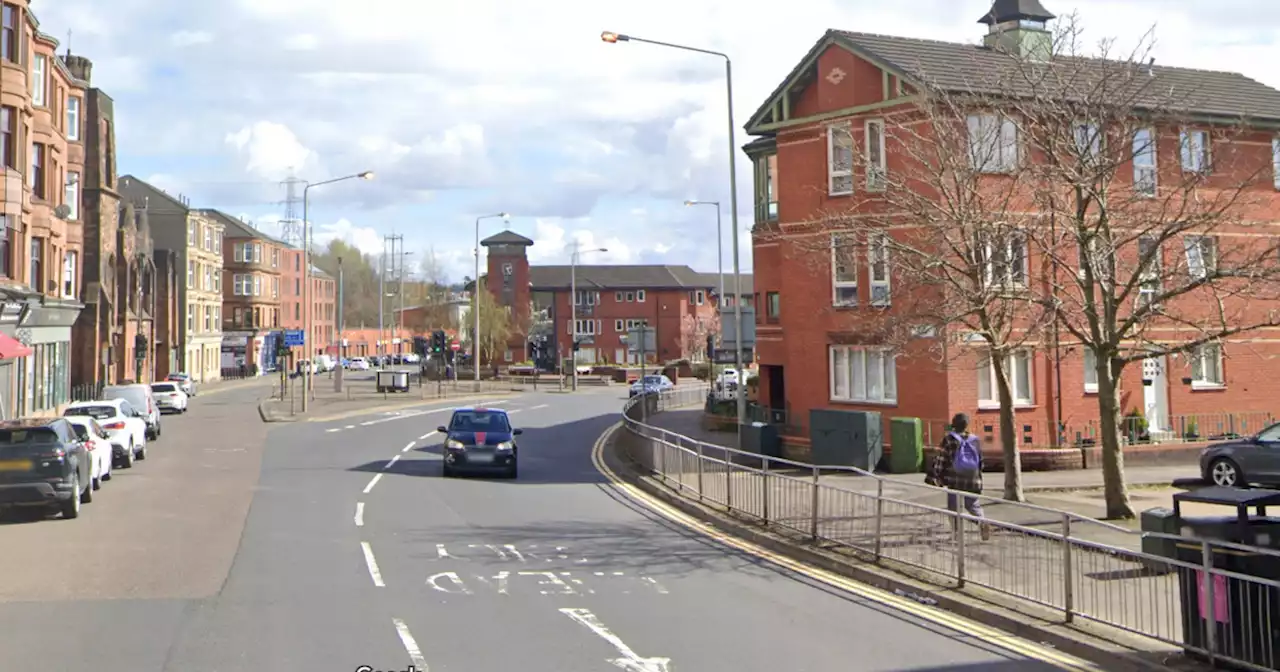 Two men assaulted and robbed in 'shockingly unprovoked' Glasgow street attack