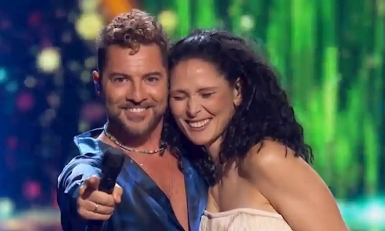 David Bisbal y Rosa López protagonizan un emotivo momento al subirse al escenario para recordar su paso por 'Operación Triunfo'