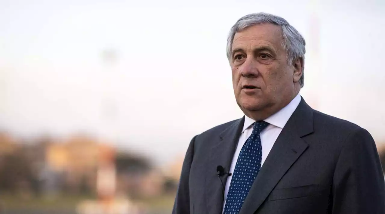 Migranti, Tajani: 'Lavoriamo a una conferenza internazionale a Roma prima dell'estate'