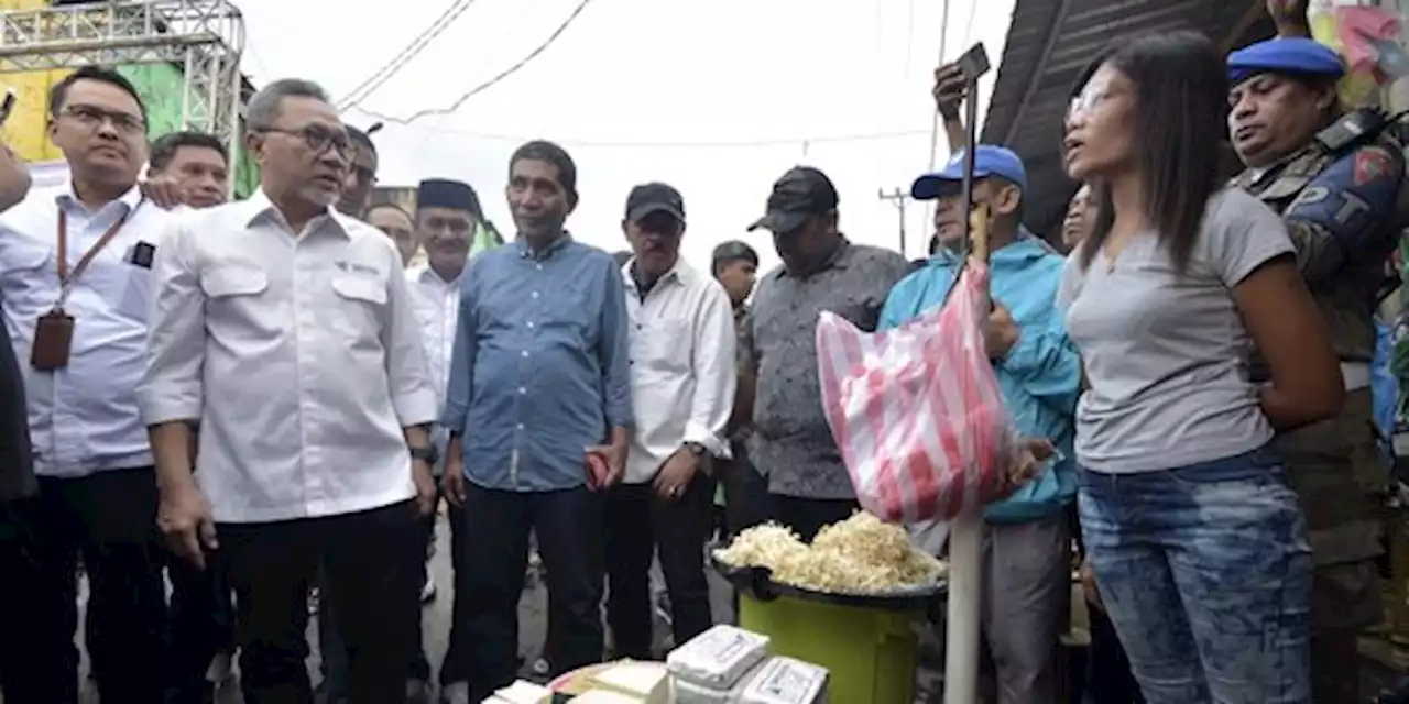 Cek Pasar Mardika Ambon Jelang Iduladha, Mendag: Stok Bapok Melimpah, Harga Stabil | merdeka.com