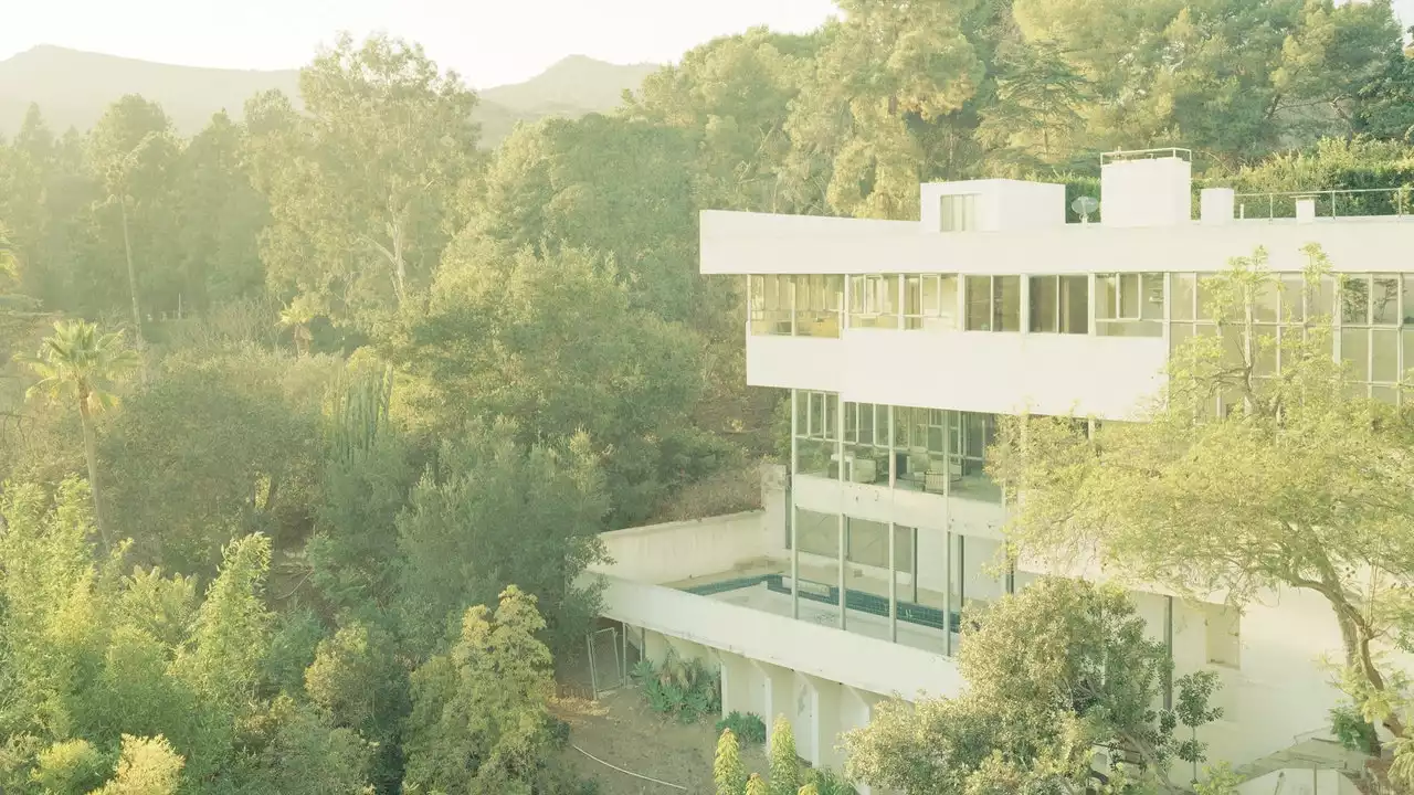 Richard Neutra’s Architectural Vanishing Act