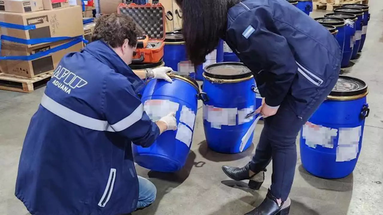 La Aduana secuestró 600 kilos de efedrina en el Aeropuerto de Ezeiza | Tenían como destino a Paraguay