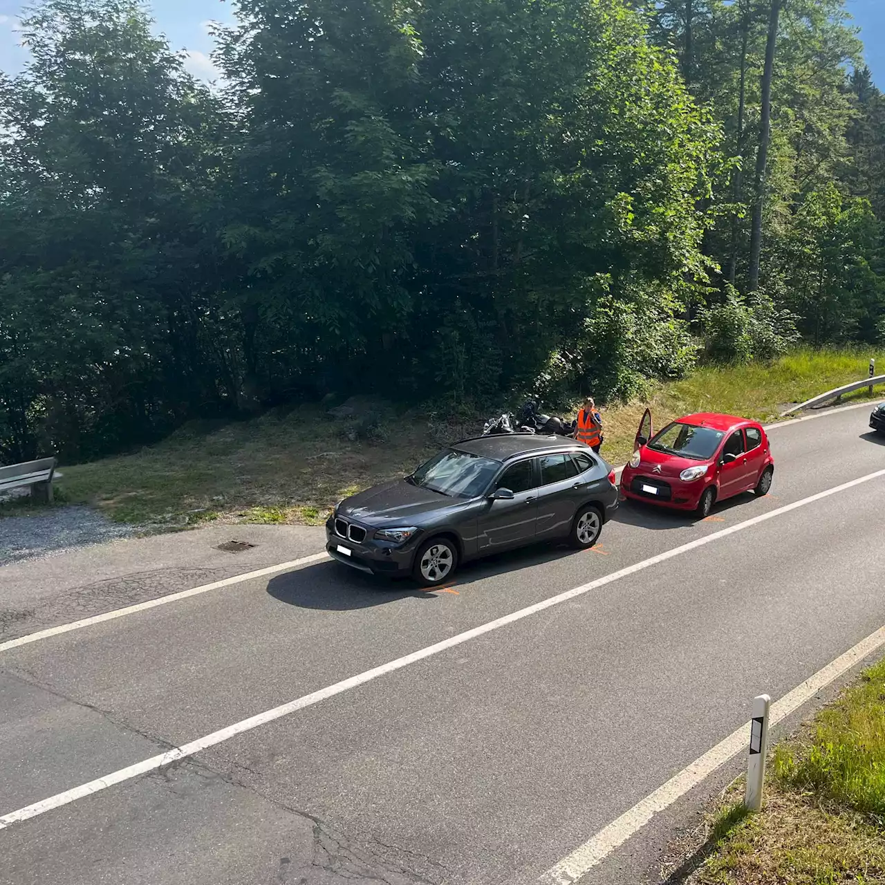 Zwei Unfälle auf Obwaldner Strassen