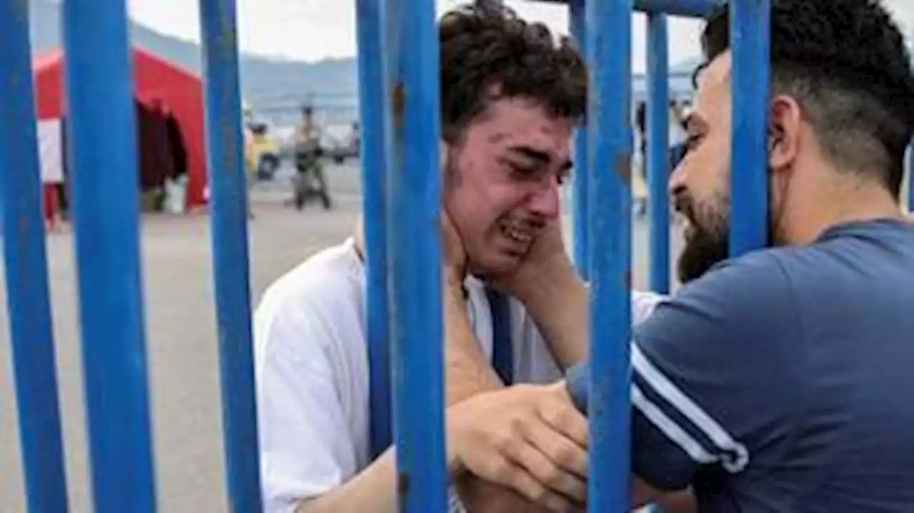 Resgatados descrevem clima de terror dentro do barco pesqueiro que afundou na costa da Grécia