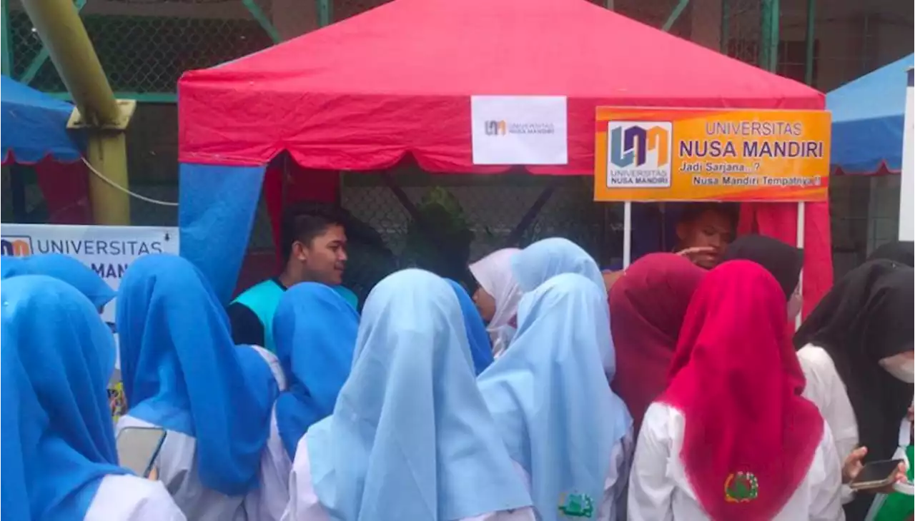 Edukasi Siswa Pentingnya Kuliah, UNM Margonda Hadiri Edu Fair 2023 di SMKN 62 Jakarta |Republika Online