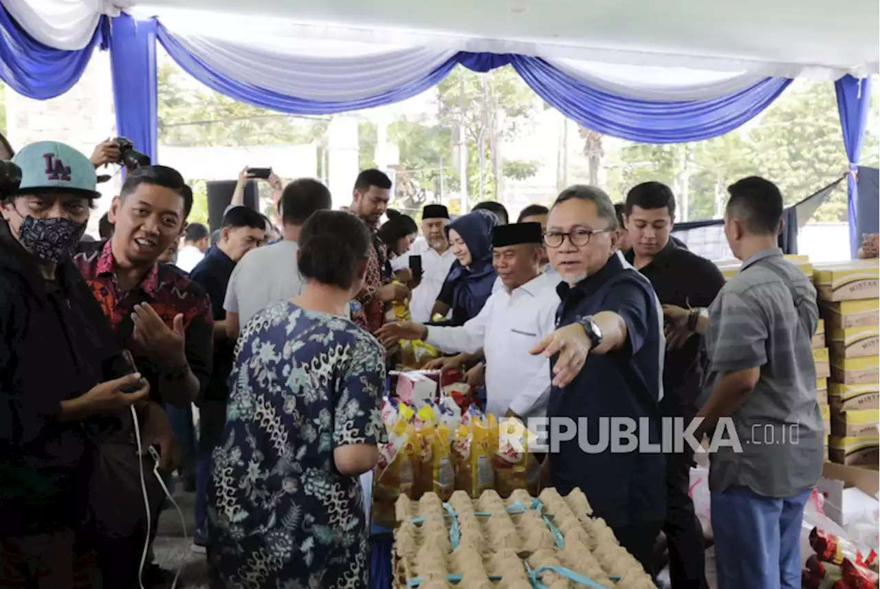 Mendag Kunjungi Pasar Mardika Ambon Cek Harga Bahan Pokok |Republika Online