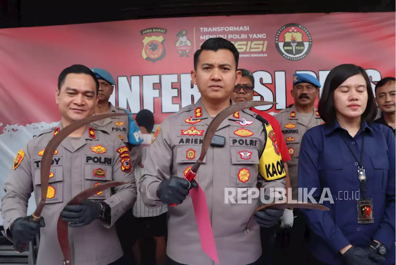 Puluhan Remaja di Cirebon Tawuran, Polisi Sita Berbagai Jenis Sajam |Republika Online