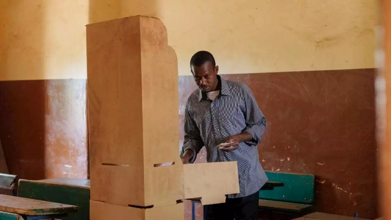 Mali: peu d'affluence dans les bureaux de vote pour le référendum sur la Constitution