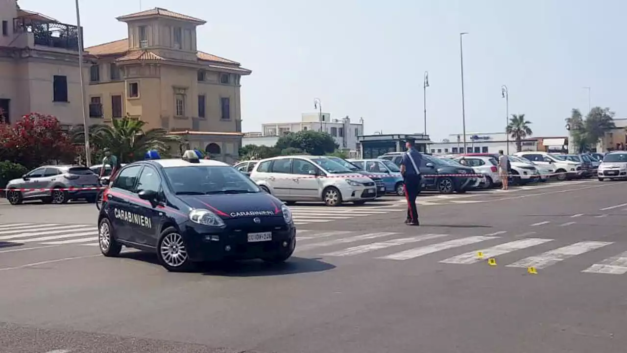 Maxi rissa a Ostia, due accoltellati gravi in ospedale