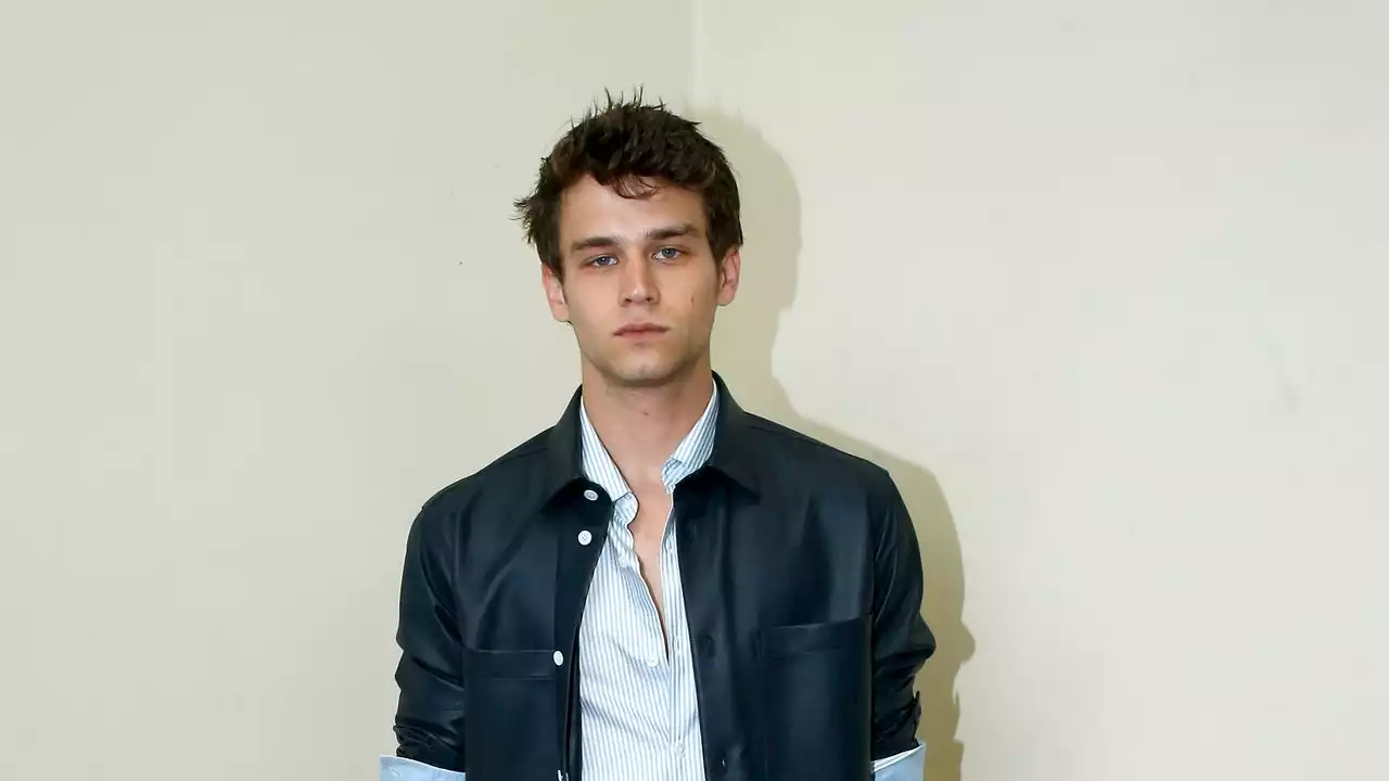 Brandon Flynn è la vera stella queer di Hollywood