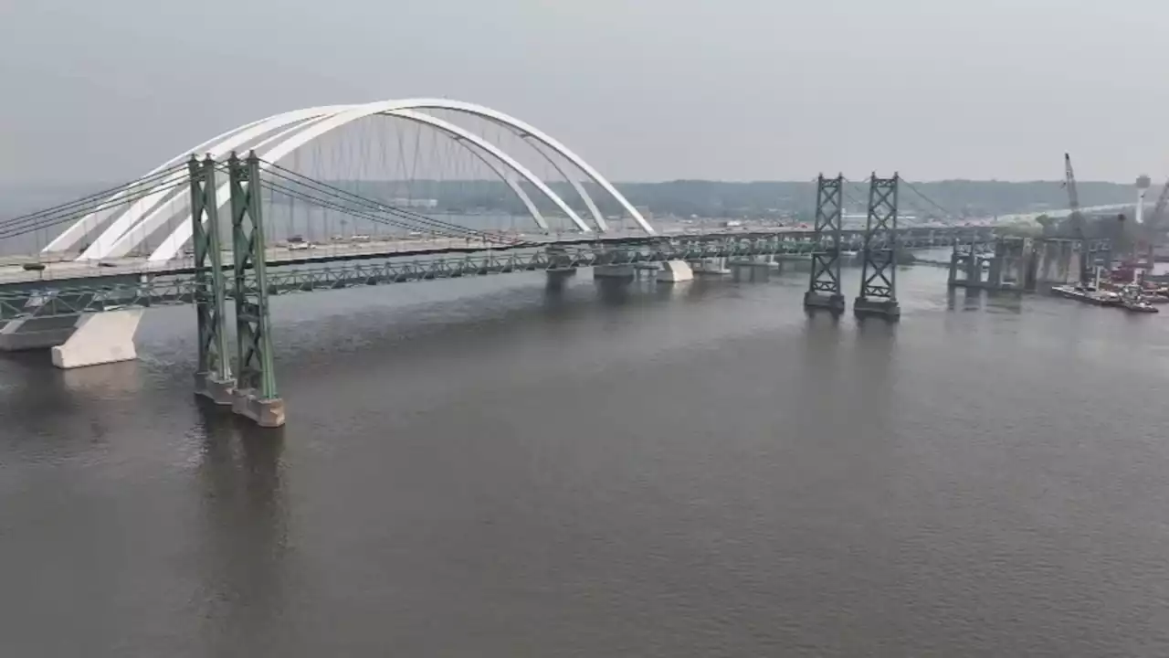 Crews demolish I-74 bridge between Illinois, Iowa