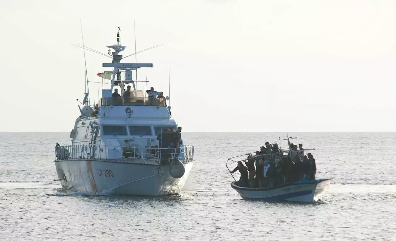 Migranti, raffica di sbarchi a Lampedusa: oltre 1.100 in poco più di 24 ore