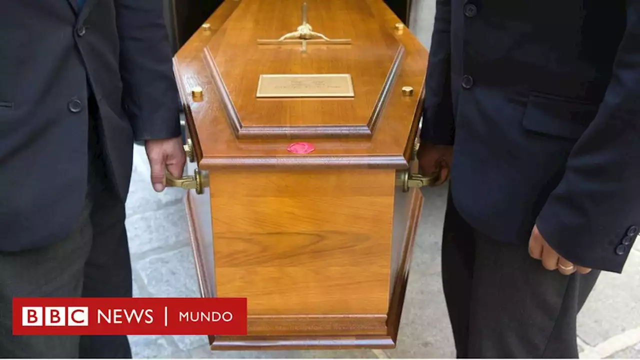 'Esta vez sí ha muerto': fallece mujer en Ecuador que empezó a respirar dentro del ataúd en su propio funeral - BBC News Mundo