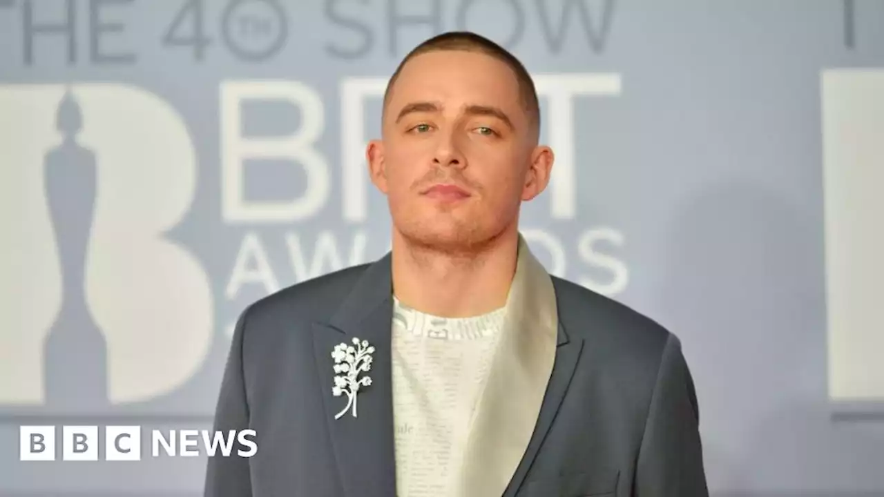 Dermot Kennedy: Singer urged to apologise for racial slur