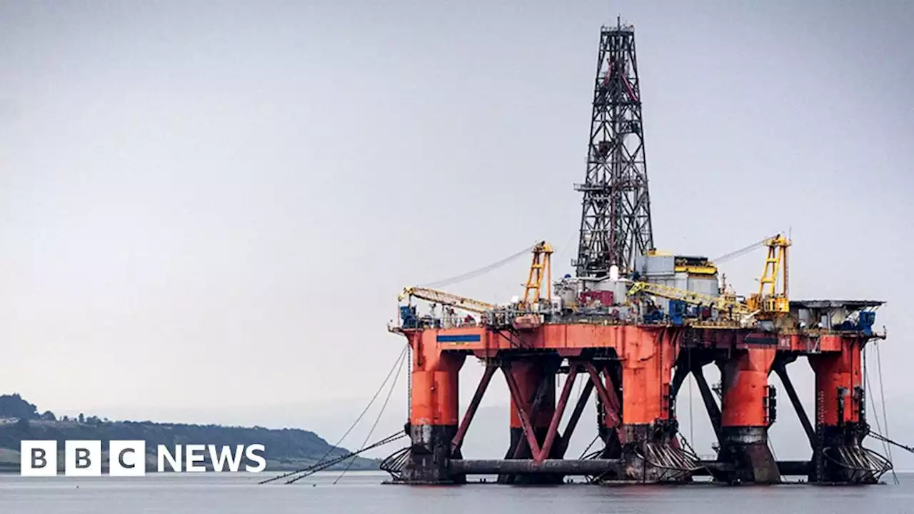 Keir Starmer pledges to end North Sea exploration and let areas profit from clean power