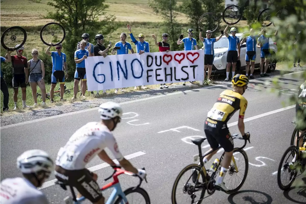 Tour der Suisse: Das Peloton zollt dem tödlich verunglücktem Mäder Tribut