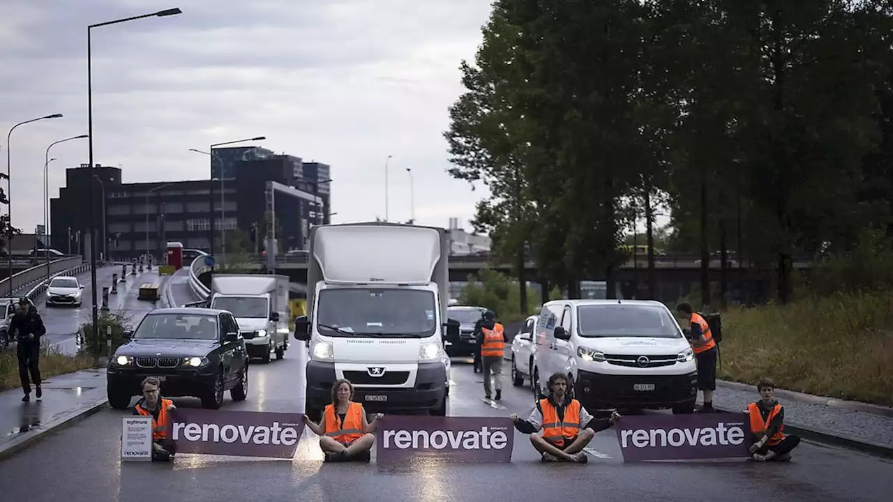 Klima-Aktivisten blockieren Zürcher Autobahnausfahrten