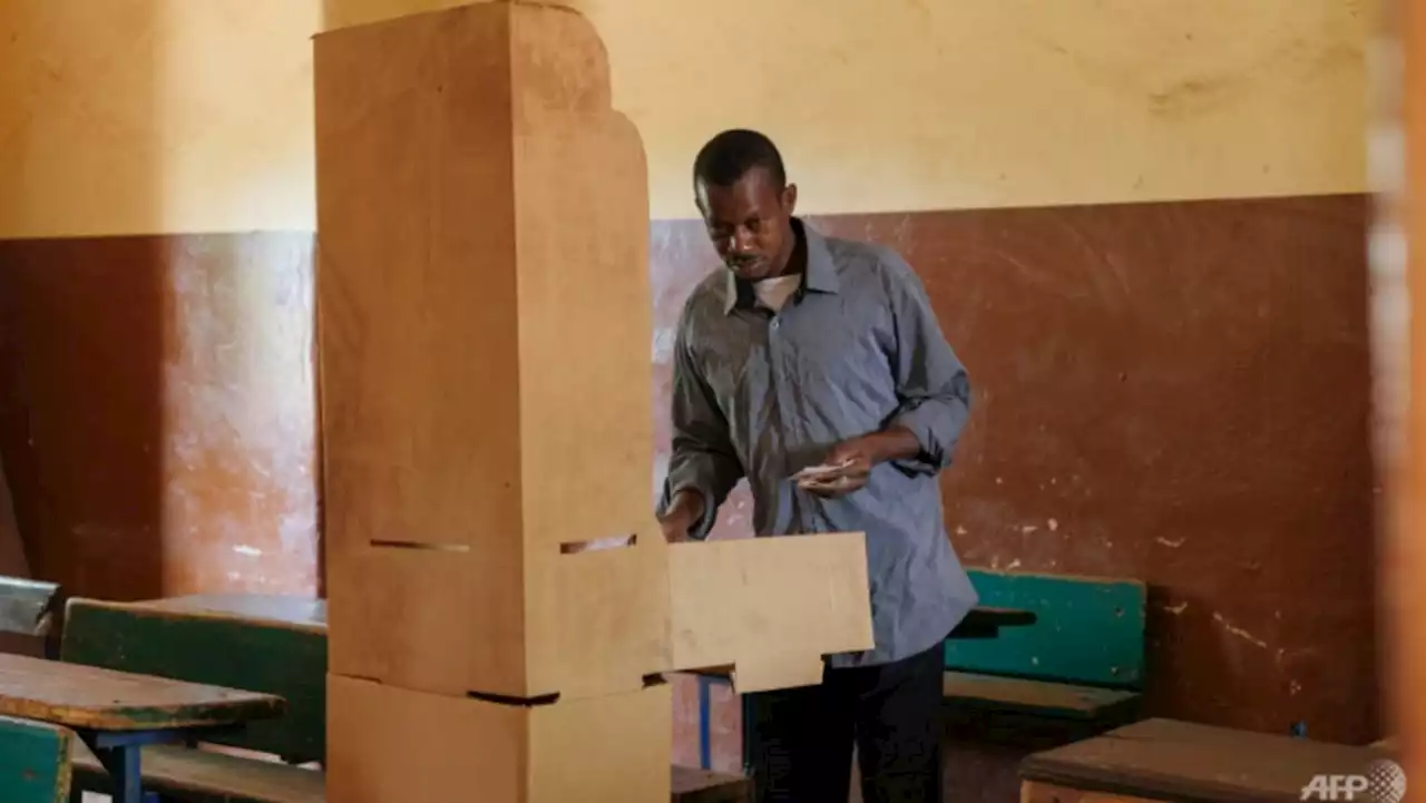 Voting ends in Mali on junta's new constitution