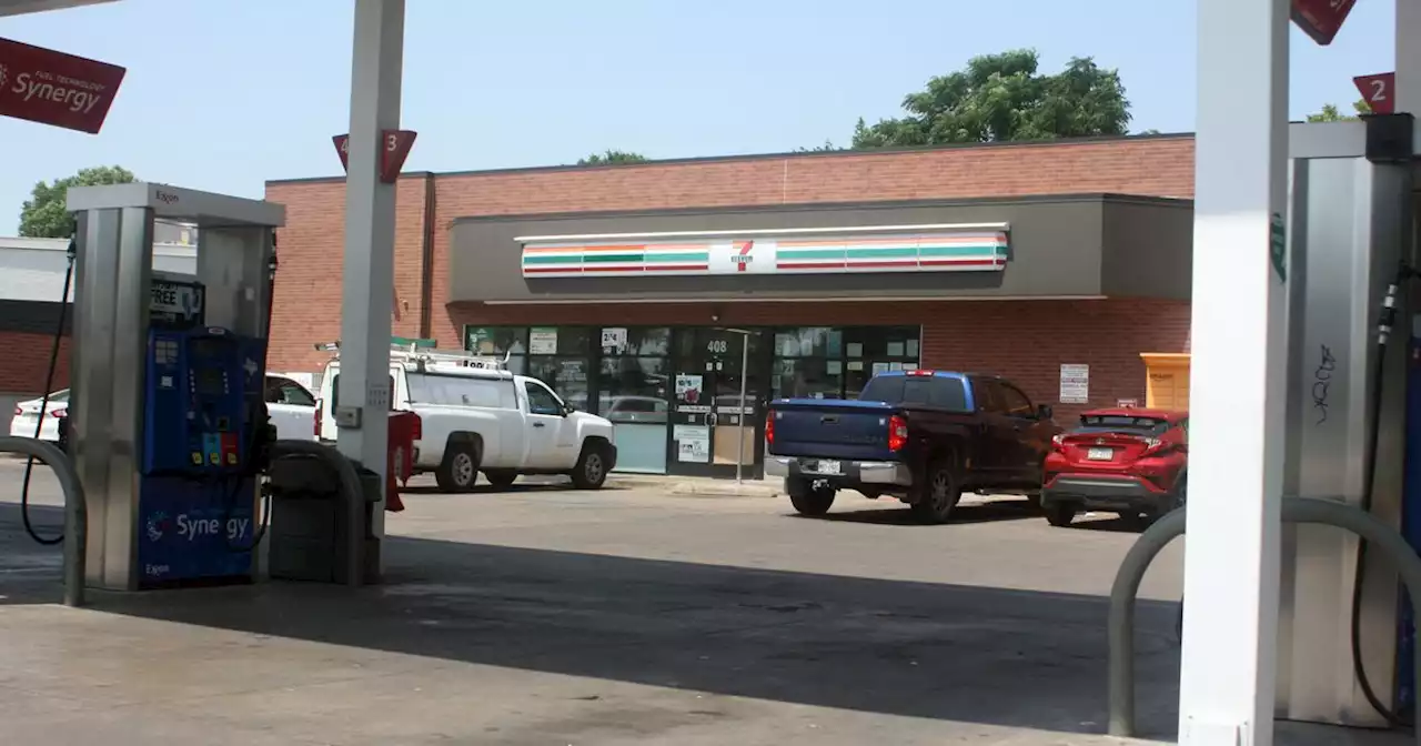 Suspect at large after deadly shooting at 7-Eleven in Oak Cliff, Dallas police say