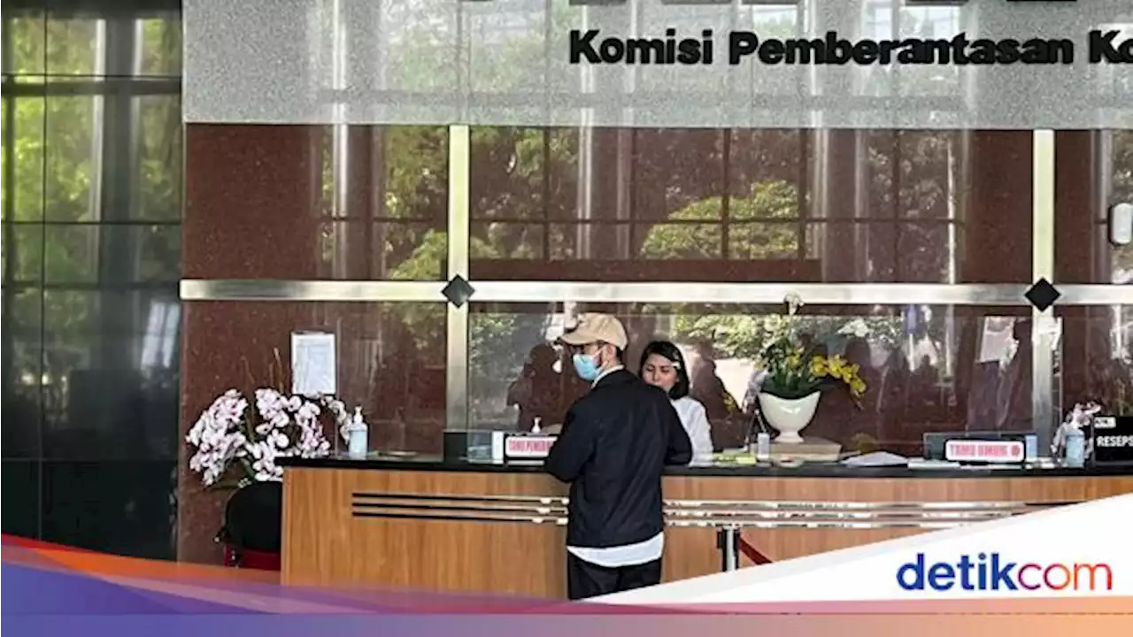 Eks Kepala Bea Cukai Makassar Andhi Pramono Tersangka TPPU Datangi KPK