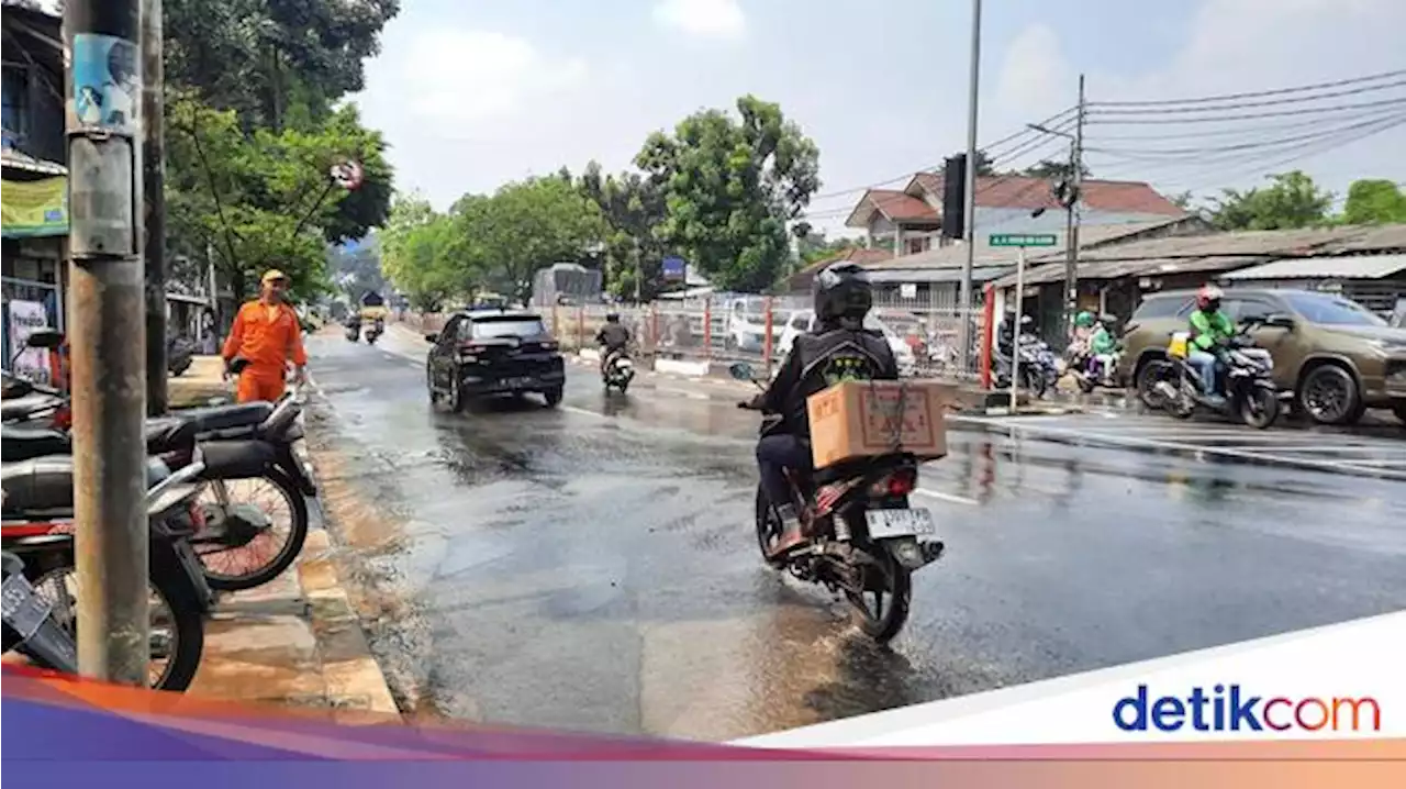 Genangan di HEK Kramat Jati Berangsur Surut, Kemacetan Mulai Terurai