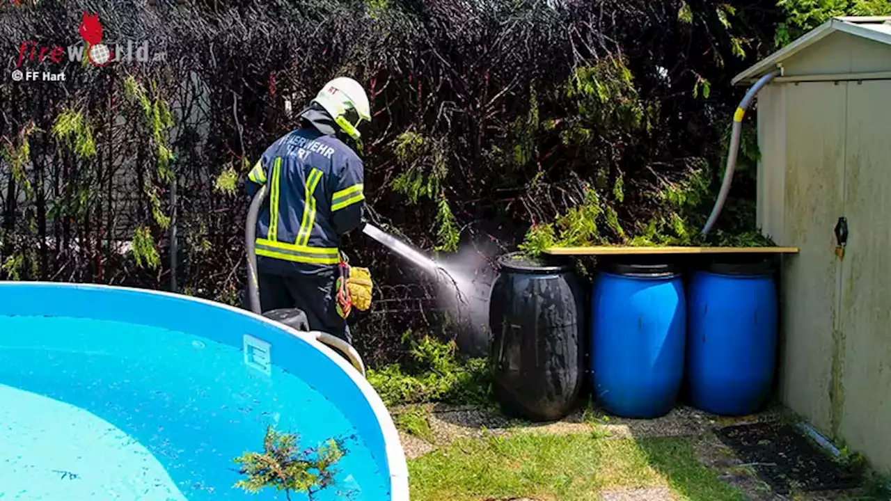 Oö: Feuerwehr Hart löscht Heckenbrand in Leonding