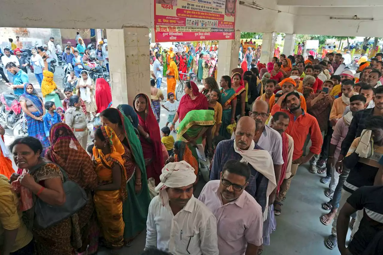 Sweltering heat wave in northern India overwhelms hospitals as death toll climbs