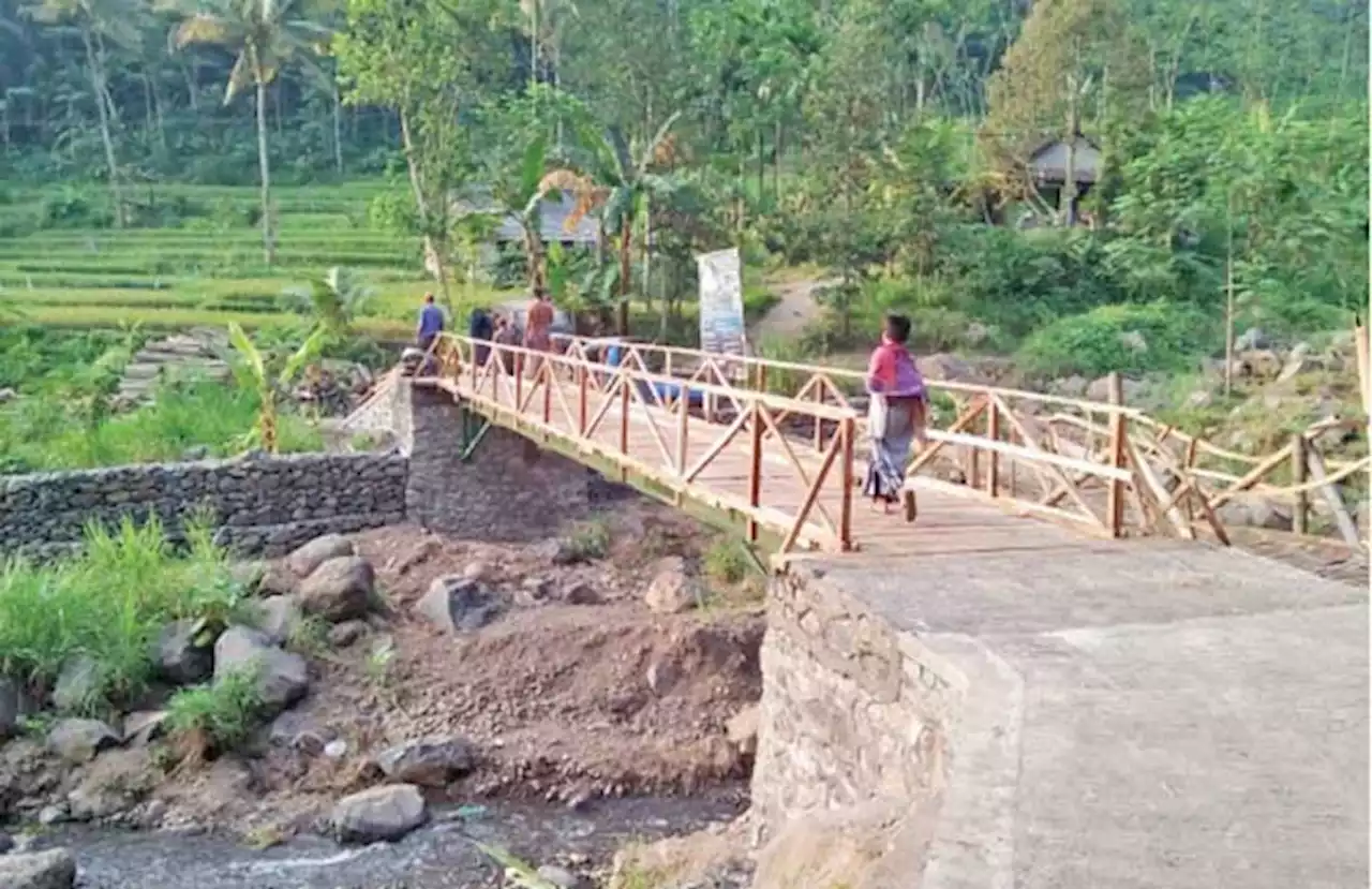 Cek Berkala Dua Jembatan di Pakuniran