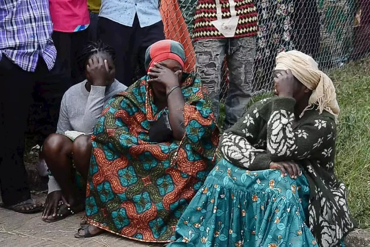 Uganda prende 20 'colaboradores' de rebeldes islâmicos envolvidos em massacre em escola