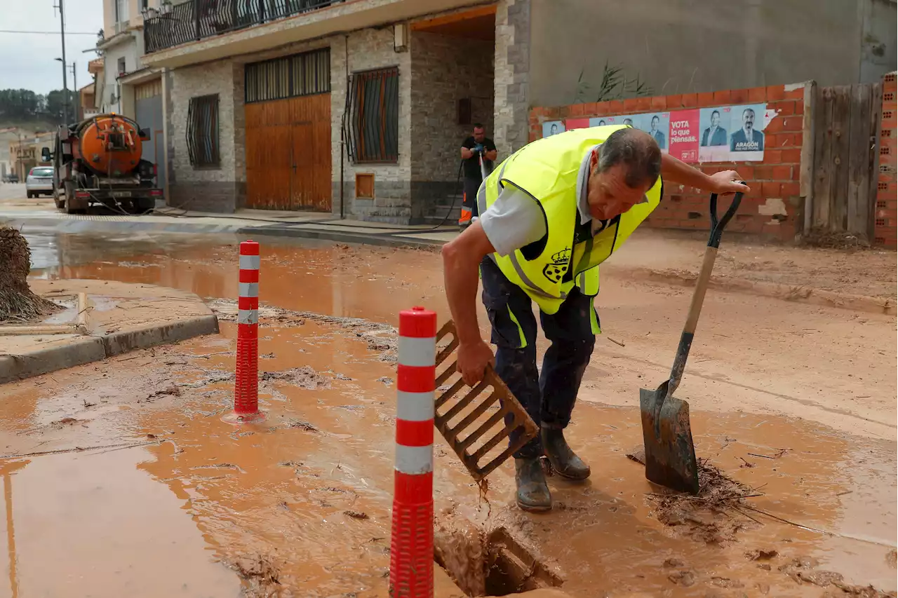 Calles como ríos y granizo intenso: las tormentas dificultan la movilidad en numerosas localidades del norte de la Península