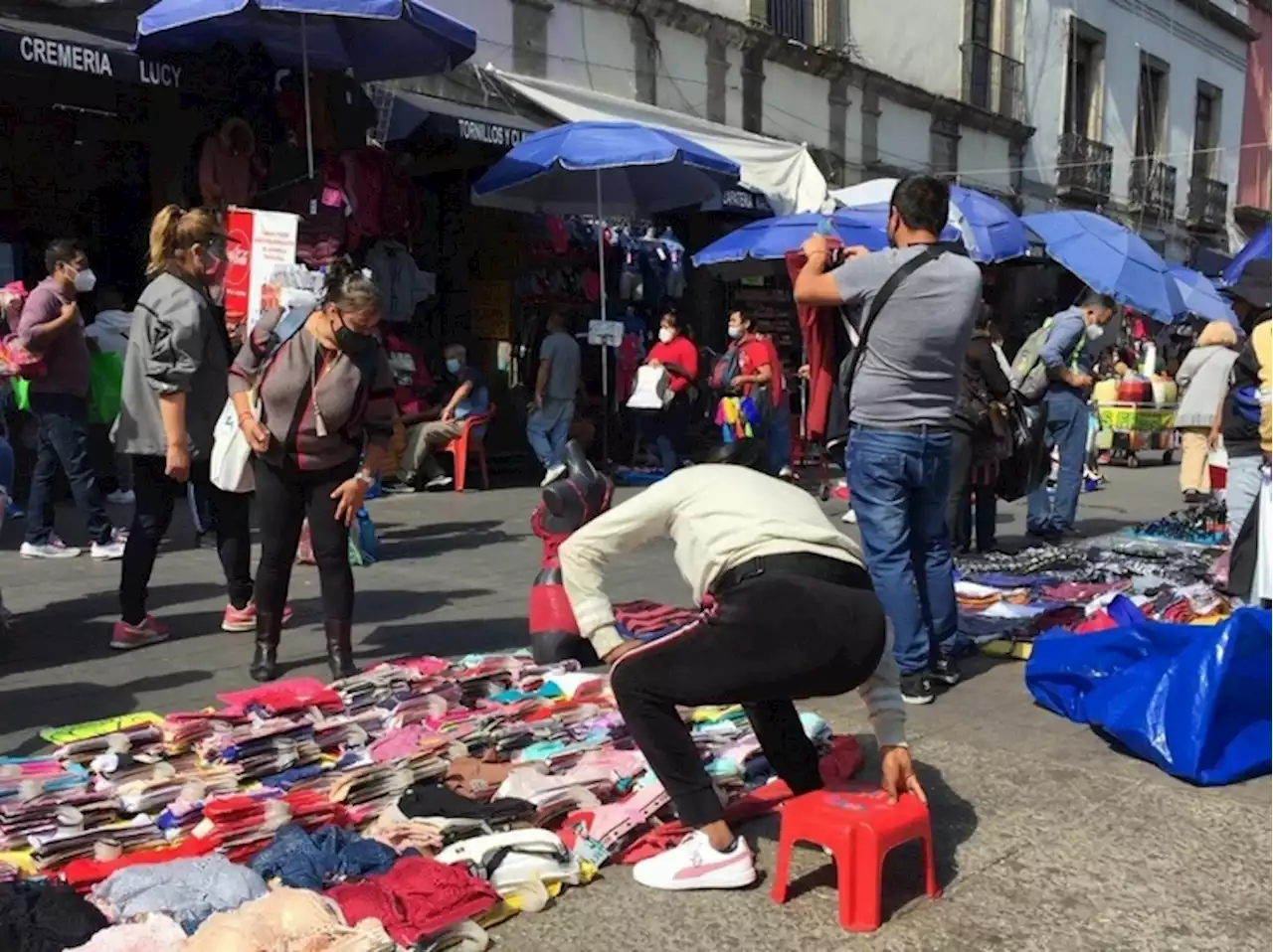 Economía informal aún tiene gran peso en generación de empleos: AMLO