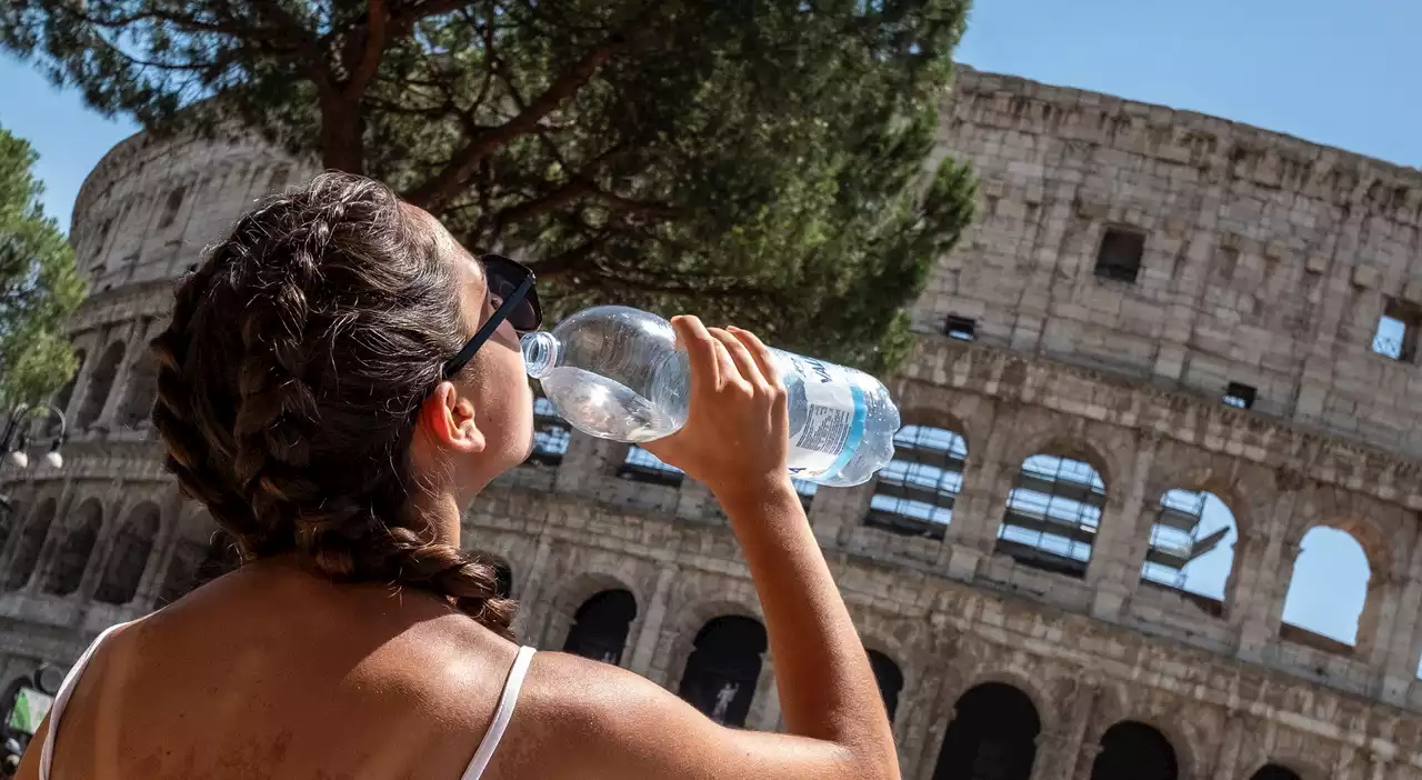 Caldo, prima ondata in Italia: bollino arancione a Campobasso, giallo in 15 città (anche Roma, Bologna e Torino)